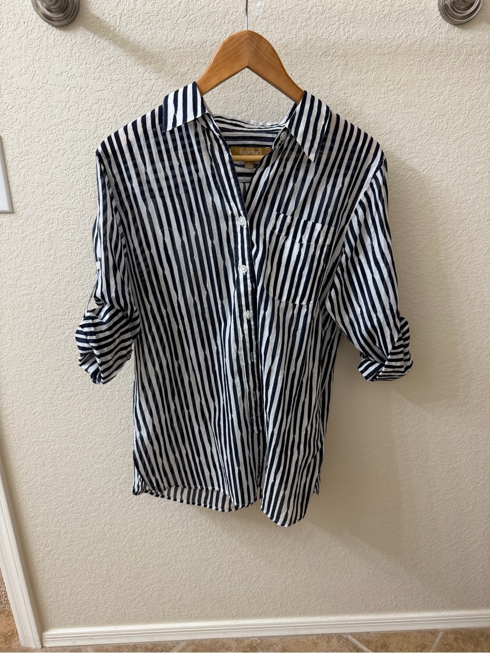 Ellen Tracy Black & White Striped Button-Down Shirt